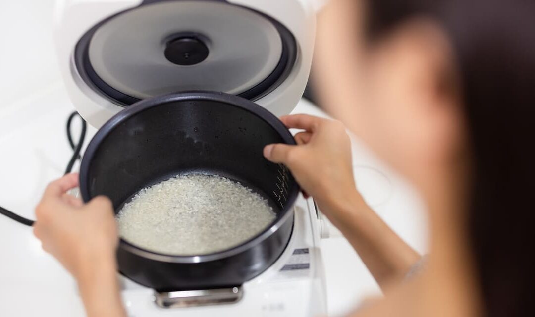 USING ICE TO HEAT RICE IN THE MICROWAVE