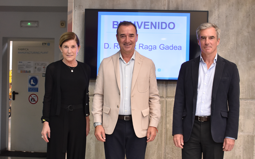 El Alcalde de Riba-Roja visita las instalaciones de ITV Ice Makers en el marco de la Ruta Empresarial